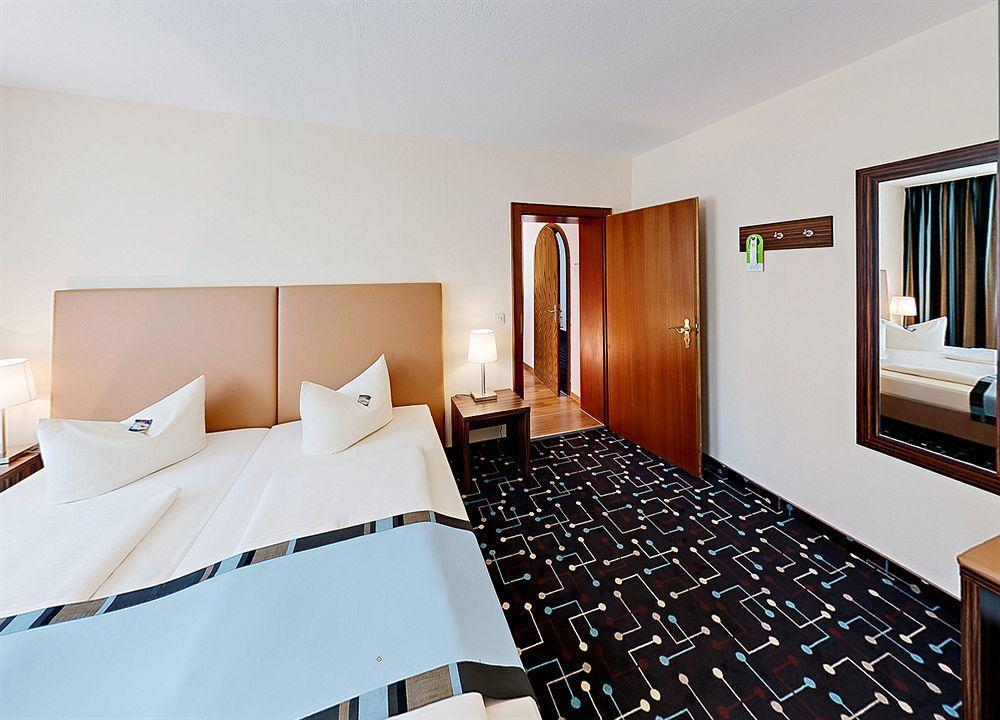 Hotel Koeniger Pliening Dış mekan fotoğraf