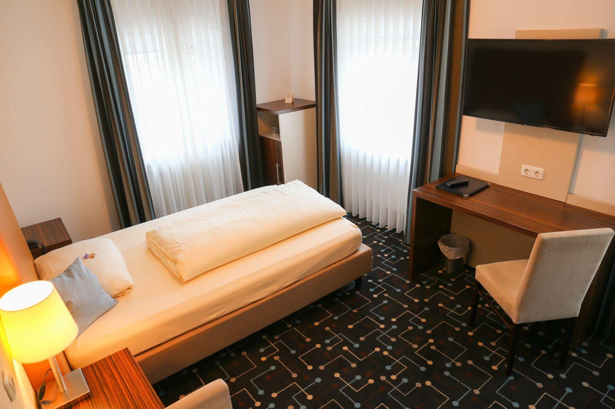 Hotel Koeniger Pliening Dış mekan fotoğraf